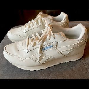 Reebok Classics Harmon women’s running shoe!